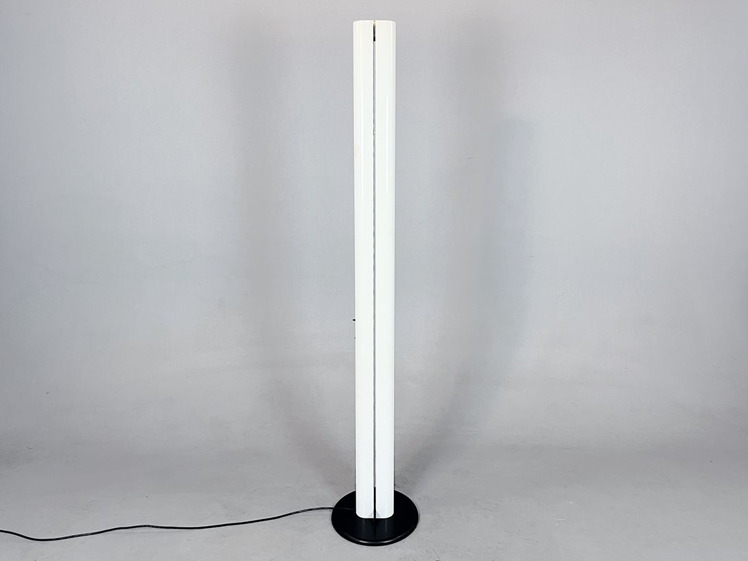 Foto Megaron Puristic Frattini Floor Lamp Memphis Style B1 h185