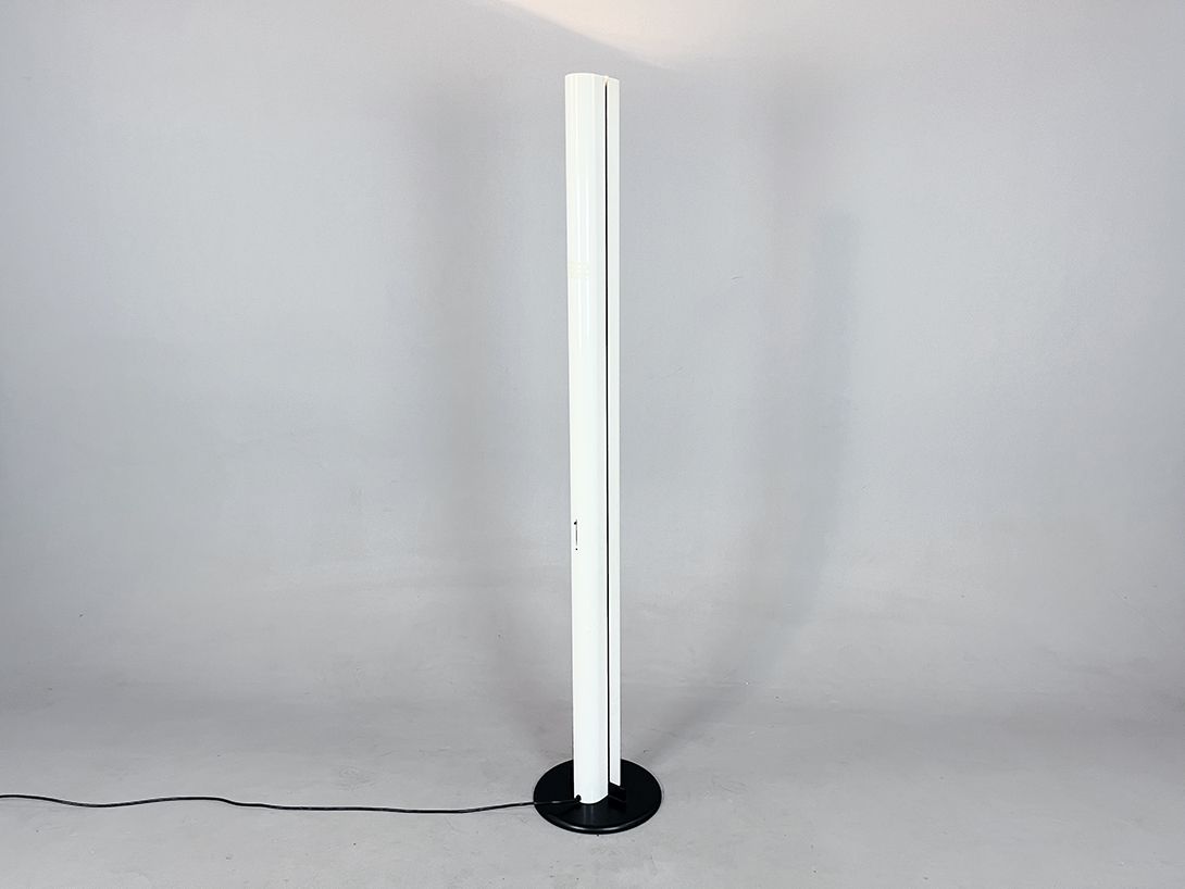 Foto Megaron Puristic Frattini Floor Lamp Memphis Style B1 h185