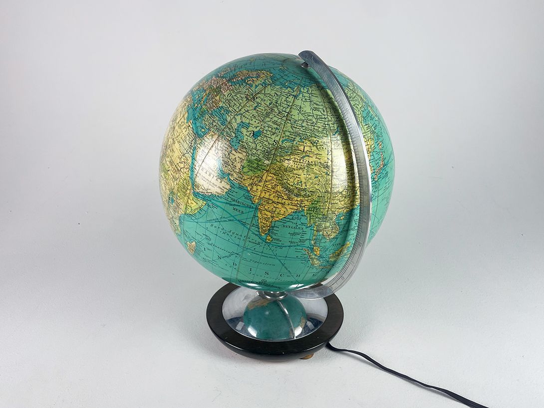 Foto Illuminated Globe h43