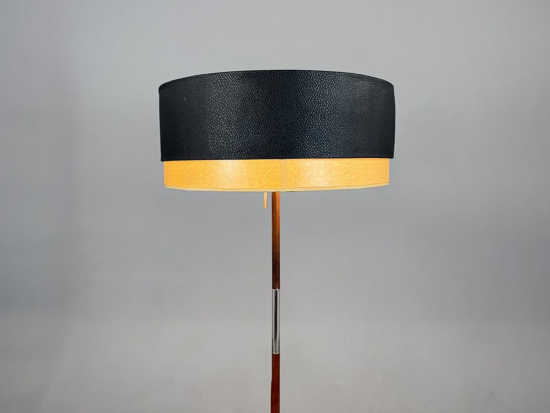 Foto Noble Floor Lamp on Teak Crow&#8217;s Foot with Unusual Shade h156