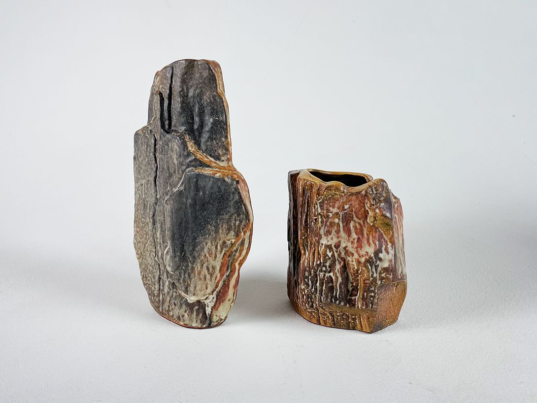 Foto Small Stone or Rock Imitation Vase h13
