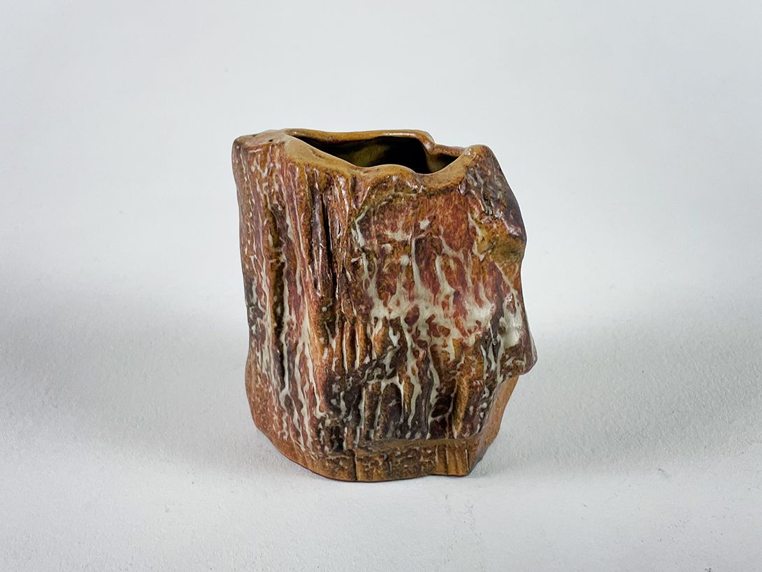 Foto Small Stone or Rock Imitation Vase h13