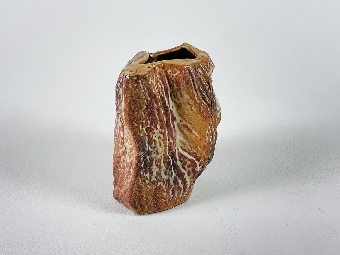 Foto Small Stone or Rock Imitation Vase h13