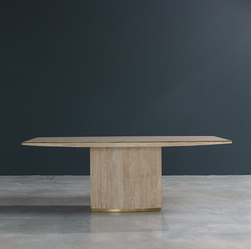 Foto Willy Rizzo Dinning Table with Barrel formed Travertine Pedestal