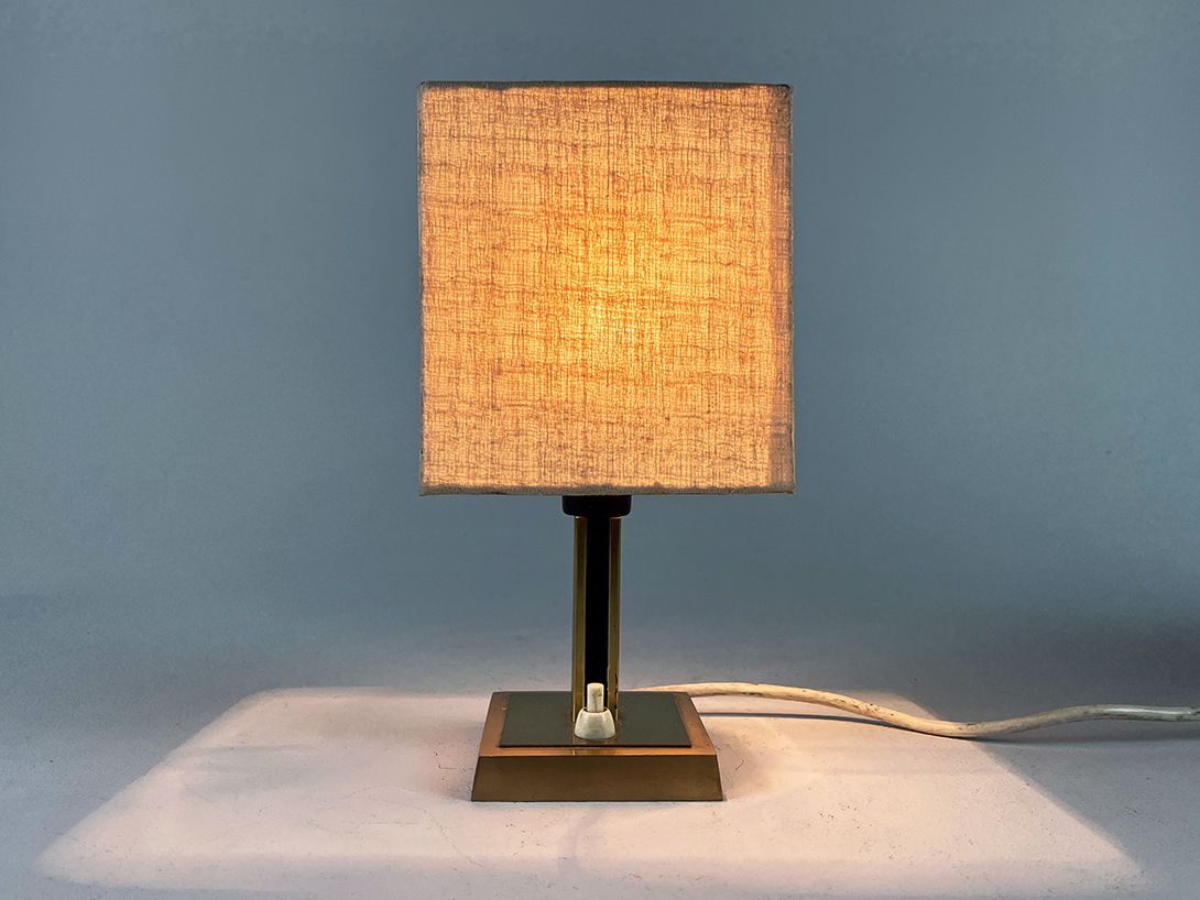 Foto Small Brass Table Lamp Nightlight with Rectangular Shade h25 RA3