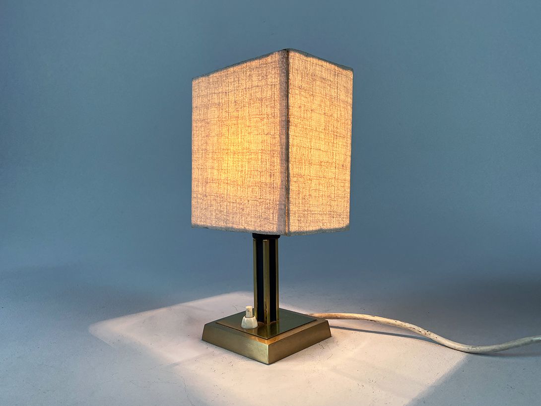 Foto Small Brass Table Lamp Nightlight with Rectangular Shade h25 RA3
