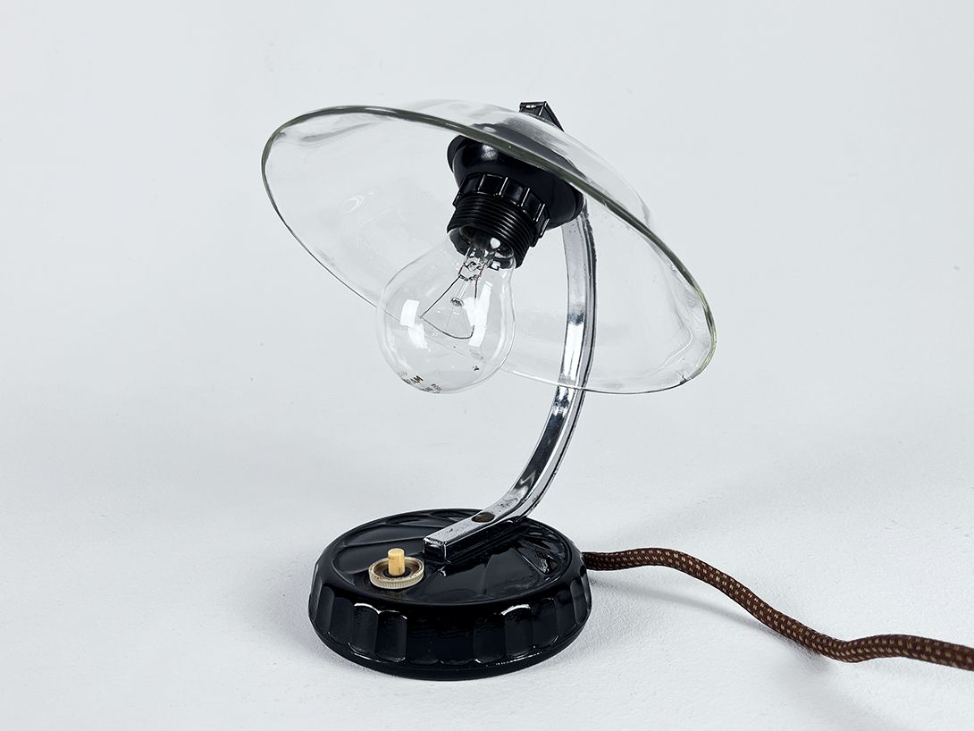 Foto Small Art Deco Table Lamp with Transparent Shade h23 RA3