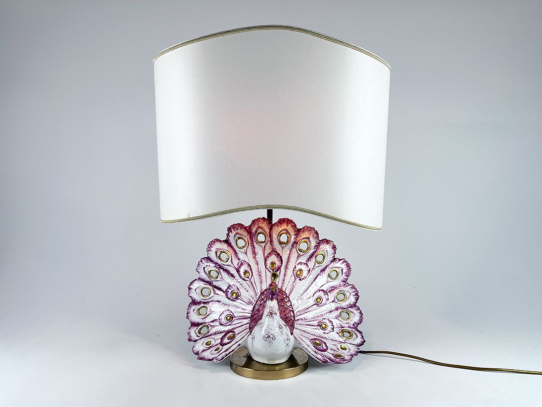 Foto Noble Table Lamp with Pink and Golden Porcelain Peacock h74