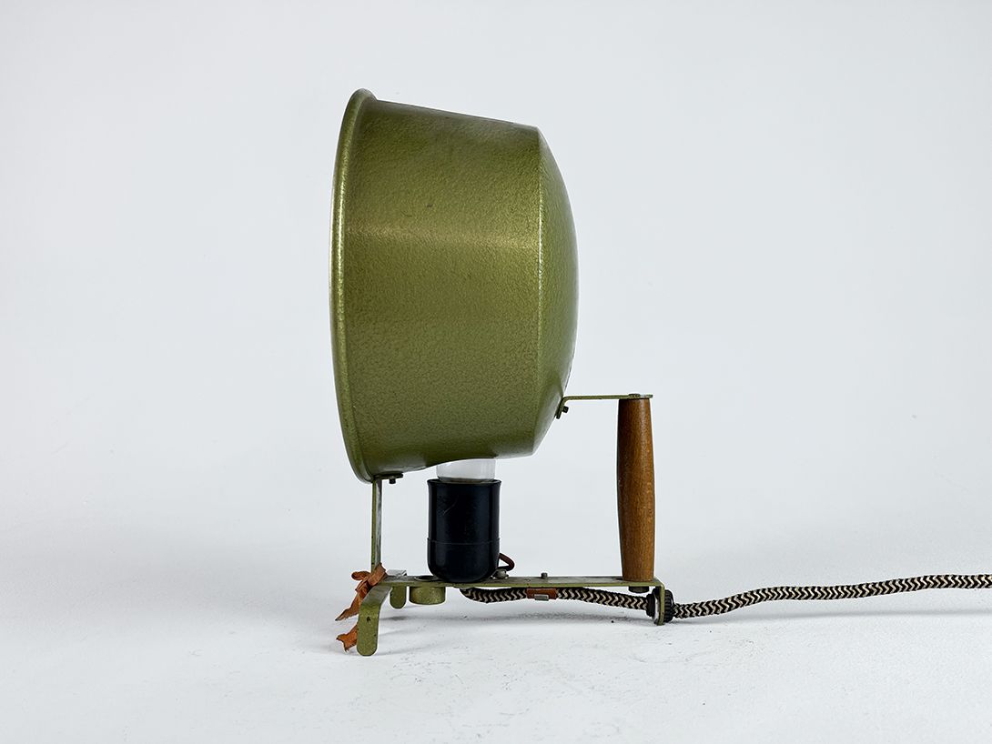 Foto Tiny Industrial Spotlight by Ball Berlin, Germany 1930s