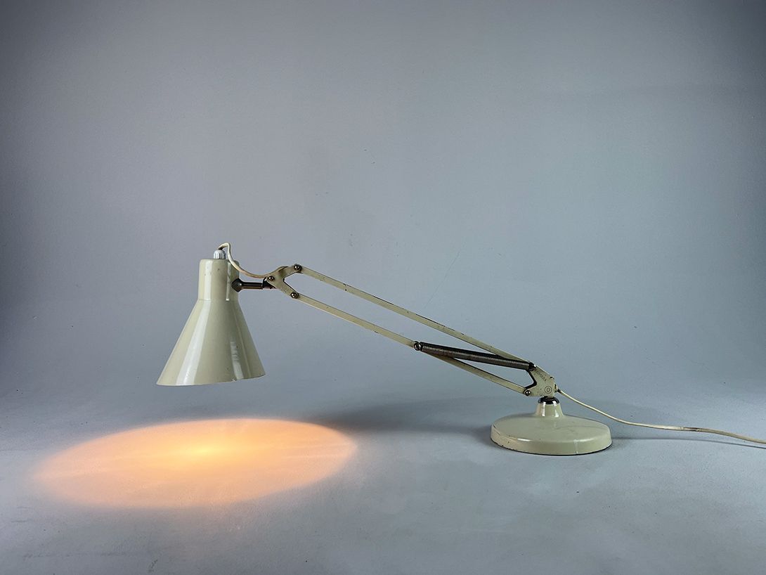 Foto Danish White Industrial Metal Lamp by Luxu h66