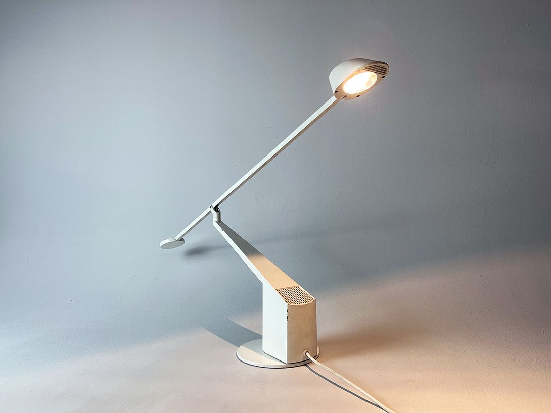 Foto Tall Italian Desk Lamp iGuzzini by Rodolfo Bonetto, 1980s h70