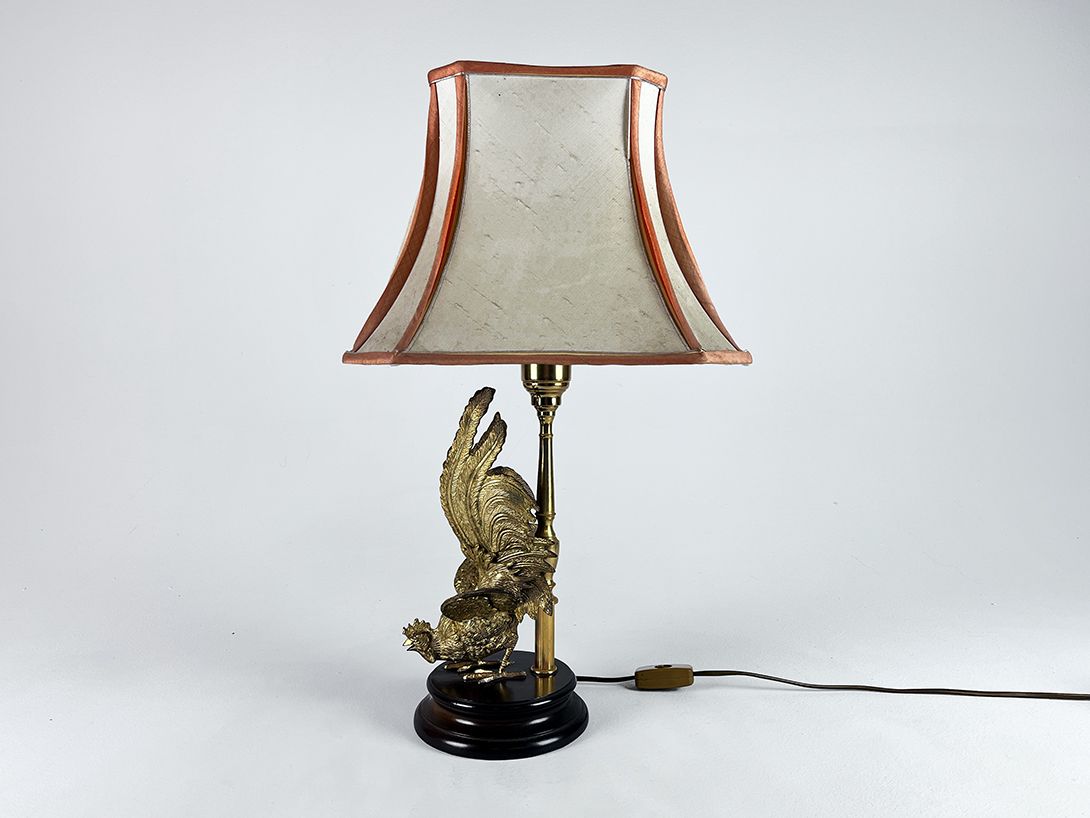 Foto Monumental Table Lamp with a Golden Rooster Standing on the Base h58