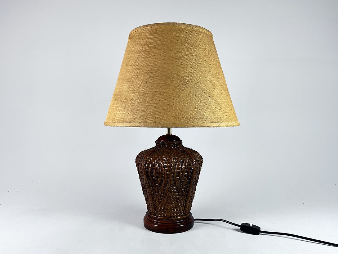 Foto Very Used Braided Reed Table Lamp with Beige Fabric Shade h66