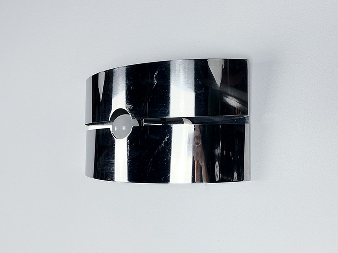 Foto Futuristic Space-Age Chromey Highly Reflective Wall Lamp w36