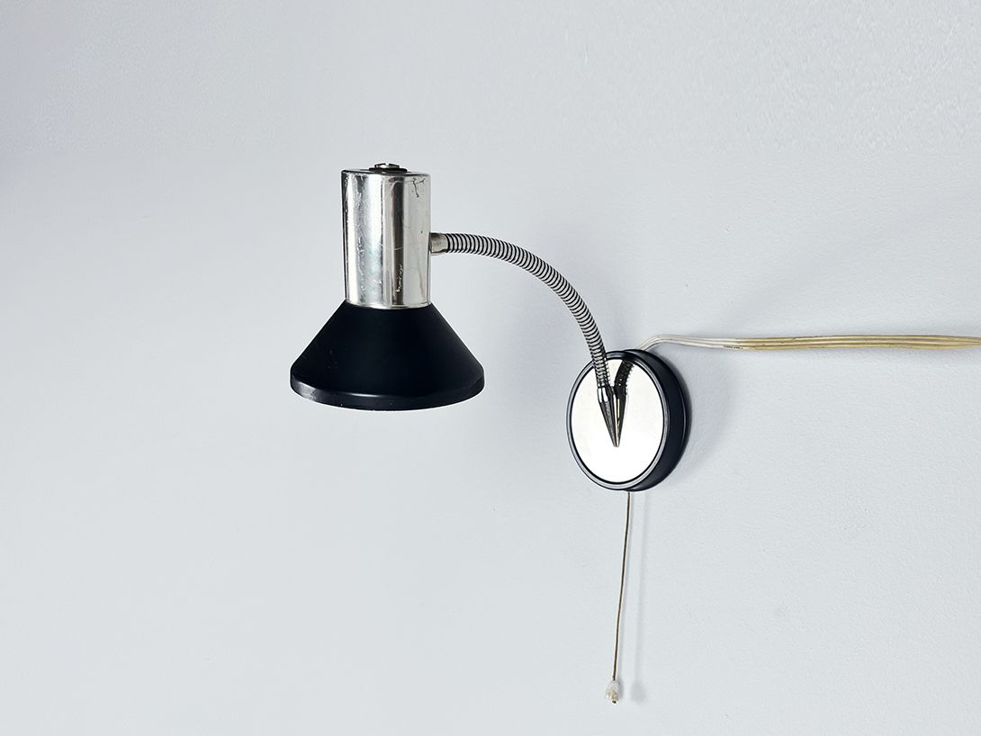Foto Vintage Shabby Chrome and Black Wall Lamp with Pull Switch h22