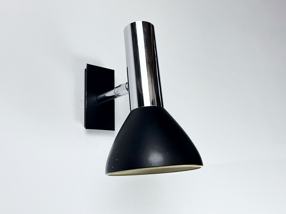 Foto Black and Chrome Hustadt Wall Lamp h24