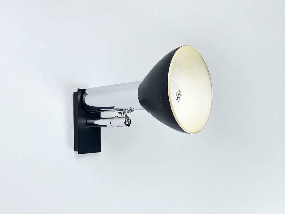 Foto Black and Chrome Hustadt Wall Lamp h24