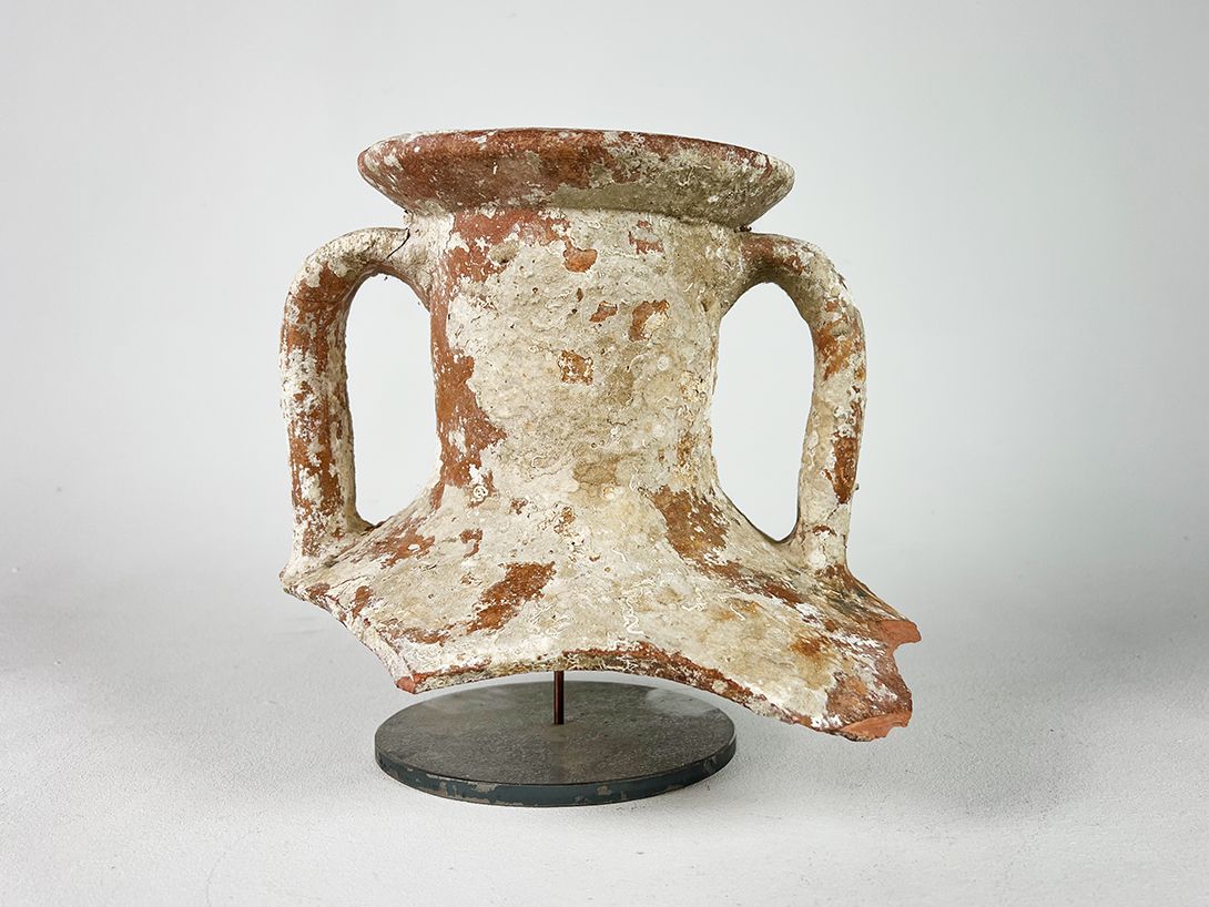 Foto Antique Top of Amphora on Stand h24