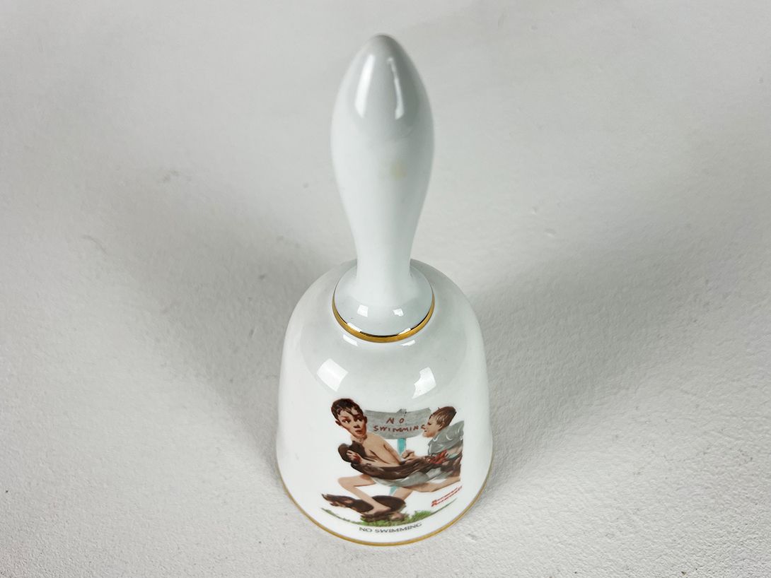 Foto Porcelain Bell No Swimming Norman Rockwell 1976 h18