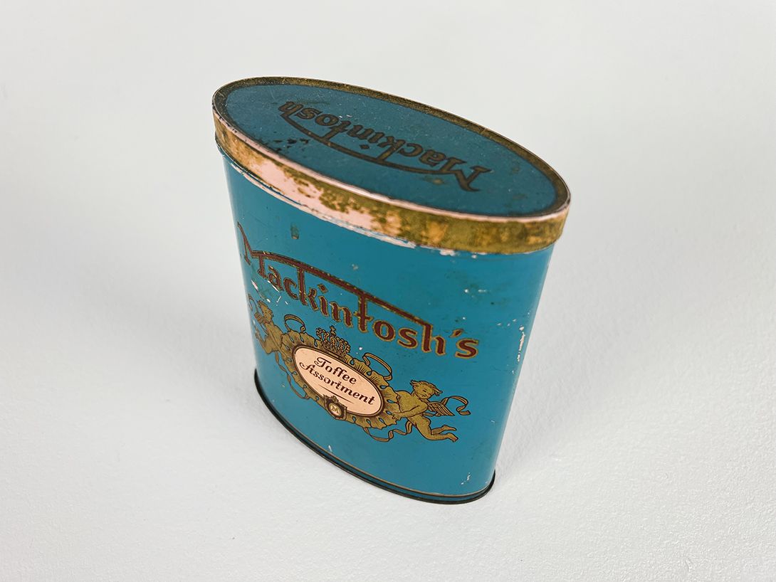 Foto Mackintosh‘s Toffee Assortment Can Mac.&#038;Sons GmbH Aachen 1960 h13x11x5
