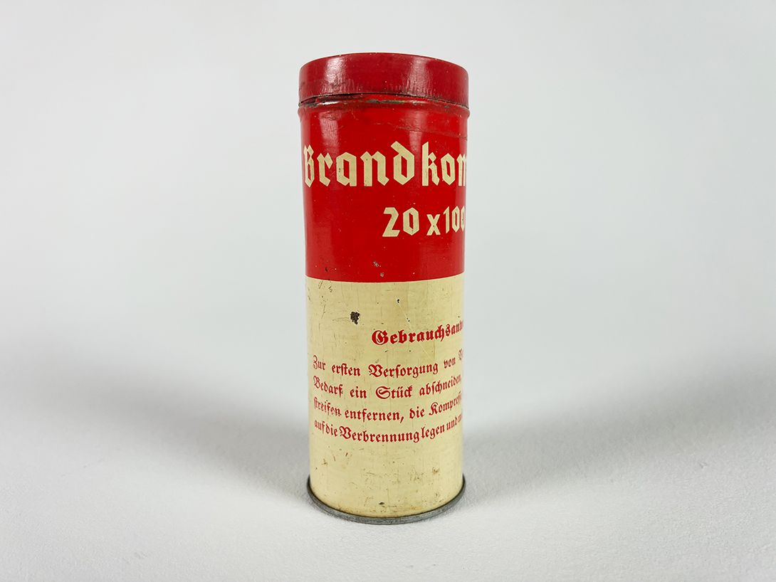 Foto HSP (Hauptsanitätspark) Burn Compress Wehmacht Medical Brandkompresse h12x5