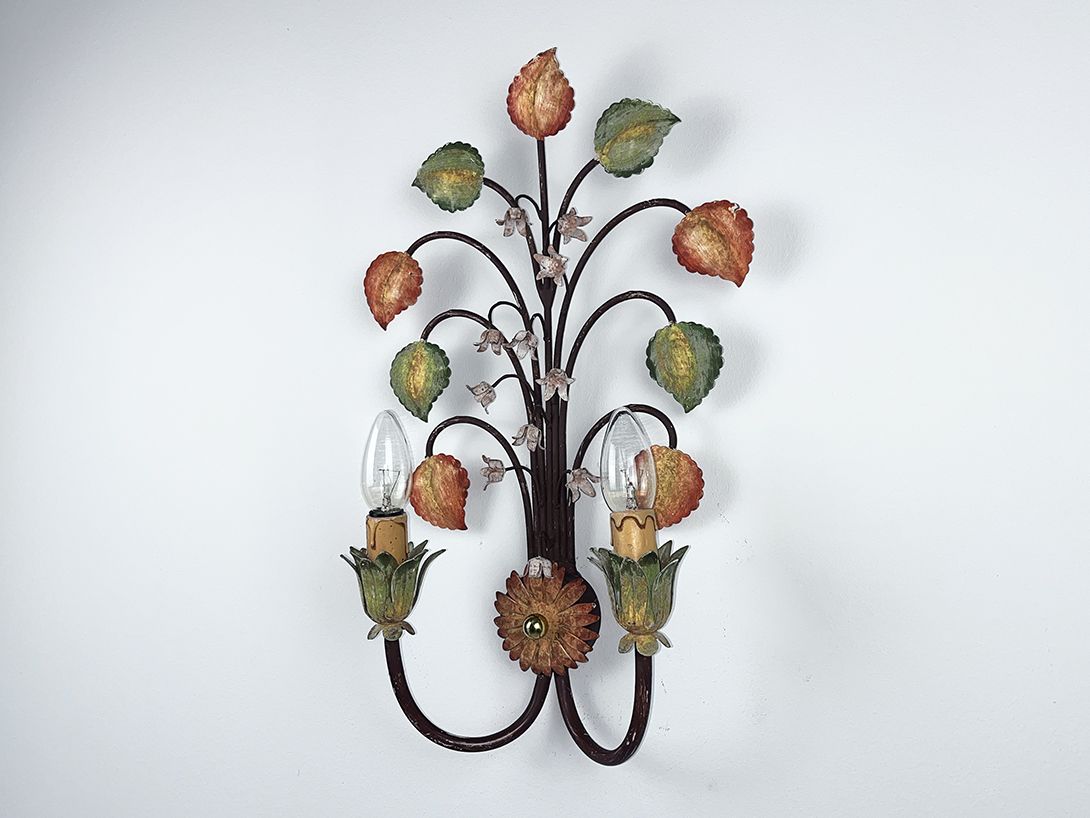 Foto 1950s Precious French Regency Wall Lamp with Leave Details h50