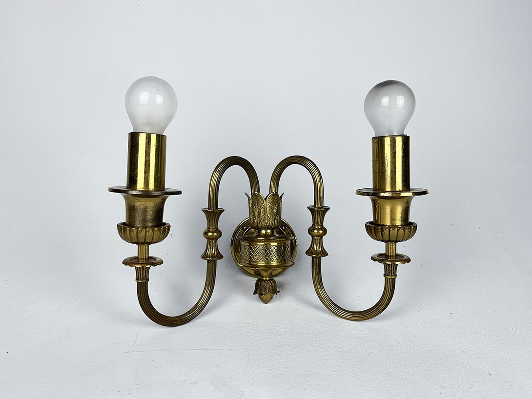 Foto Symmetrical Double Brass Regency Art Nouveau Wall Lamp h32