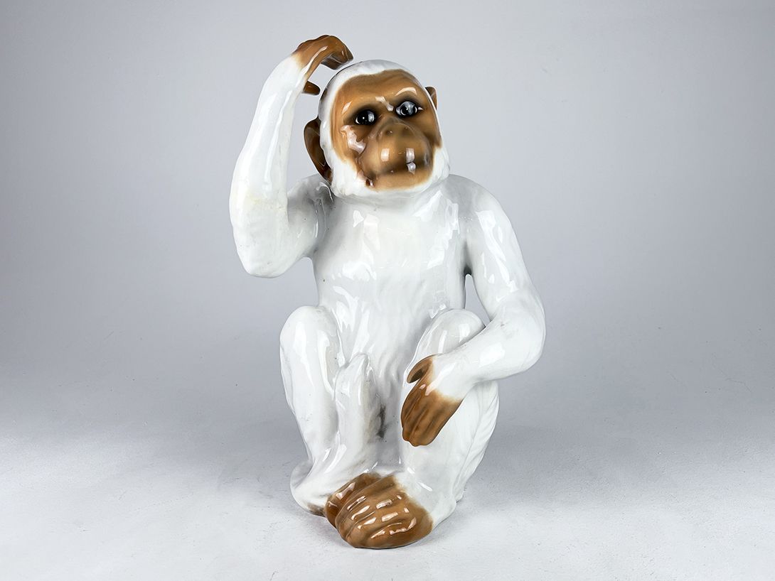 Foto Amazing White Decorative Porcelain Monkey Chimp h46