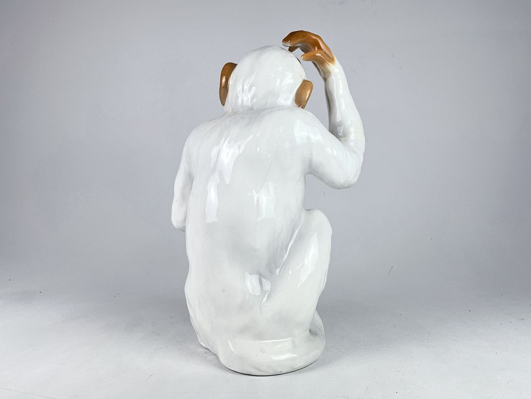 Foto Amazing White Decorative Porcelain Monkey Chimp h46