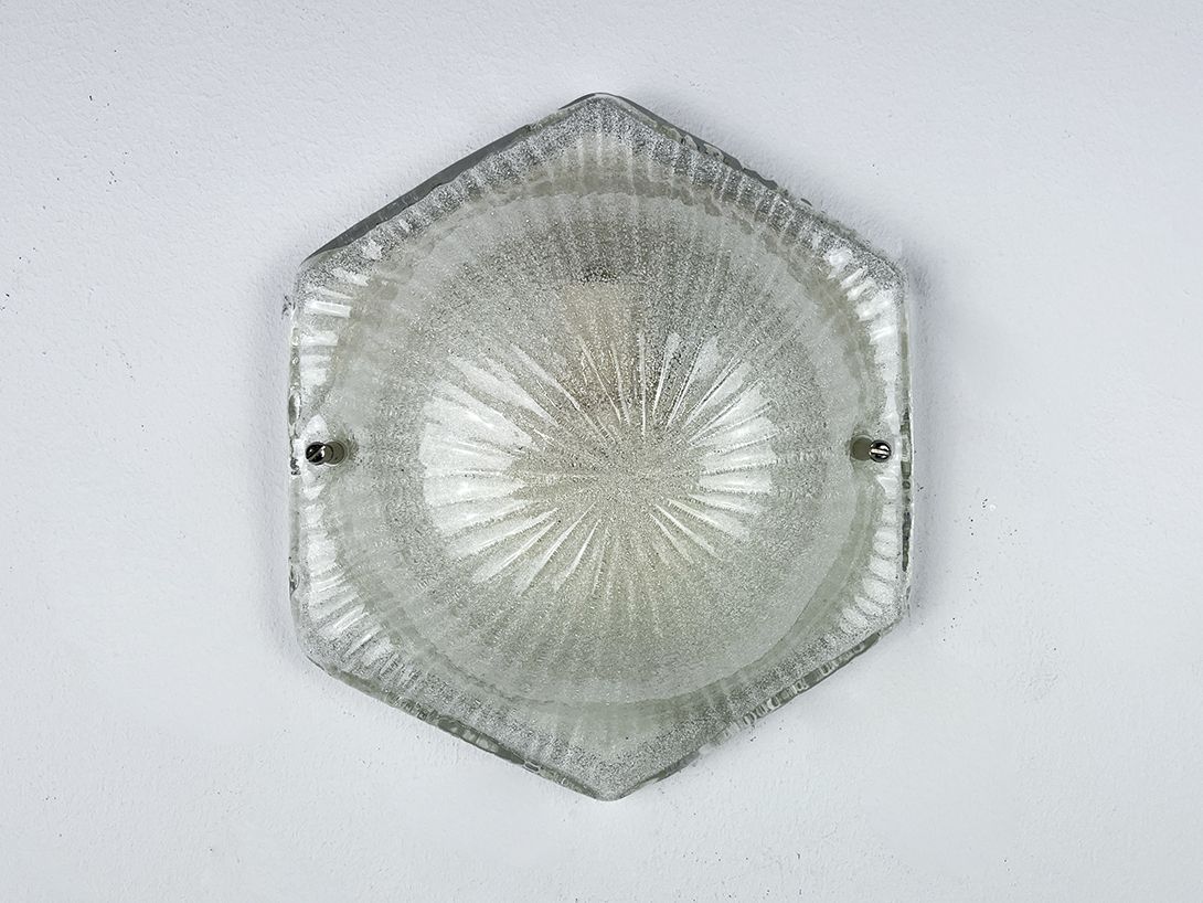 Foto Ice Block Hyrningur Van Oorpong Hexagonal West German Vintage Wall Lamp ø23