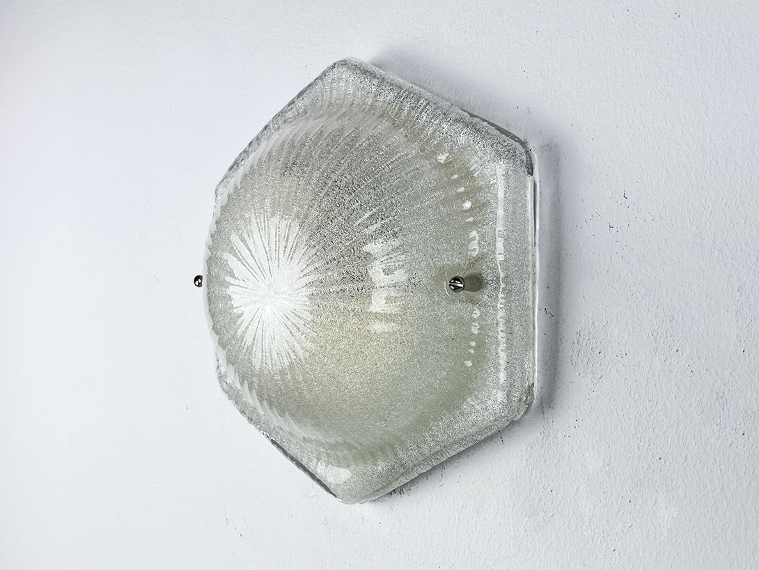 Foto Ice Block Hyrningur Van Oorpong Hexagonal West German Vintage Wall Lamp ø23