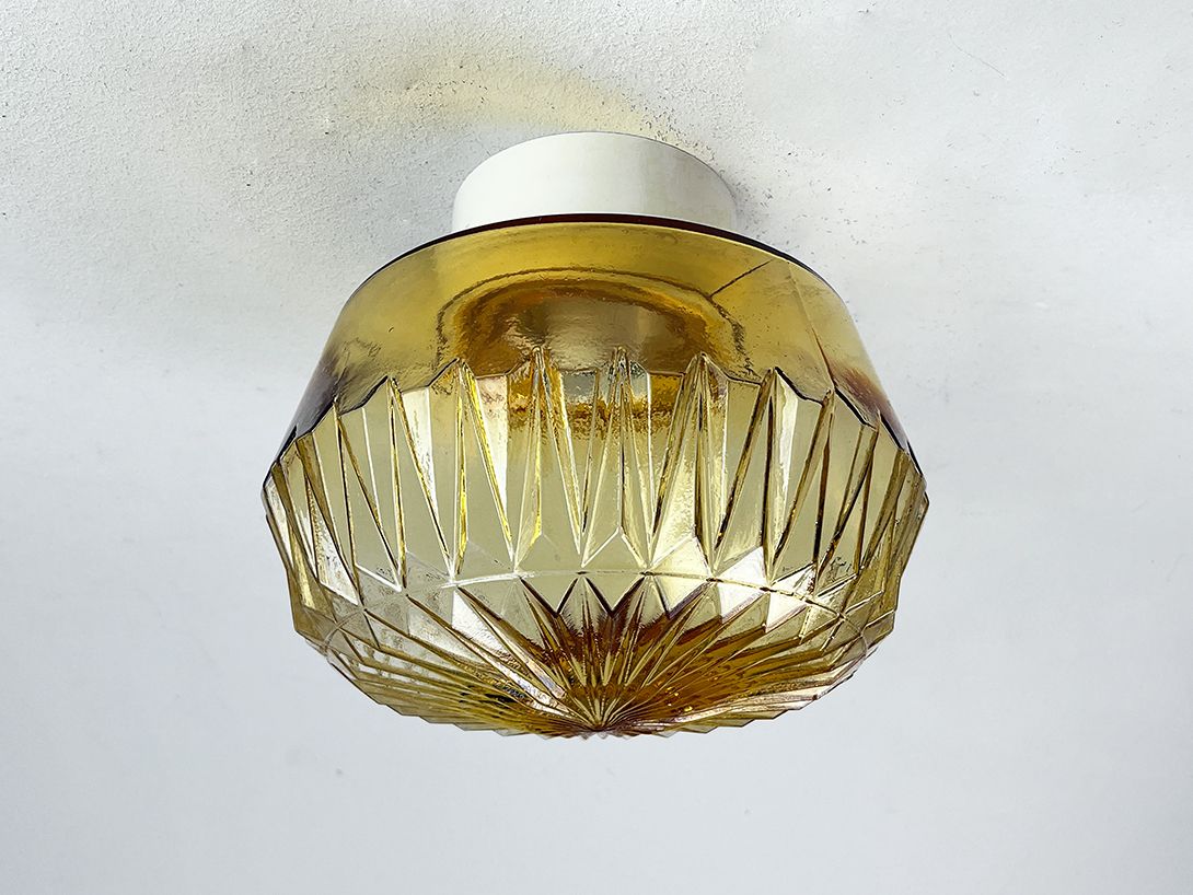 Foto Vintage Hospital Hallway Ceiling Lamp with Yellow-Golden Acryl Glass Shade h21