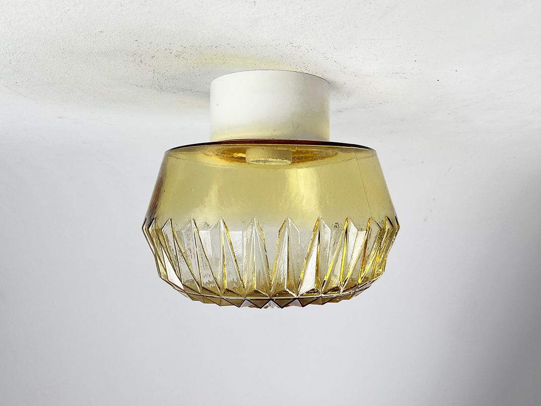 Foto Vintage Hospital Hallway Ceiling Lamp with Yellow-Golden Acryl Glass Shade h21