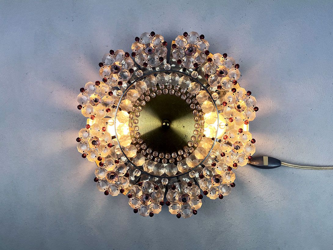 Foto Amazing Floral Crystal Wall Lamp by Palwa, 1950s