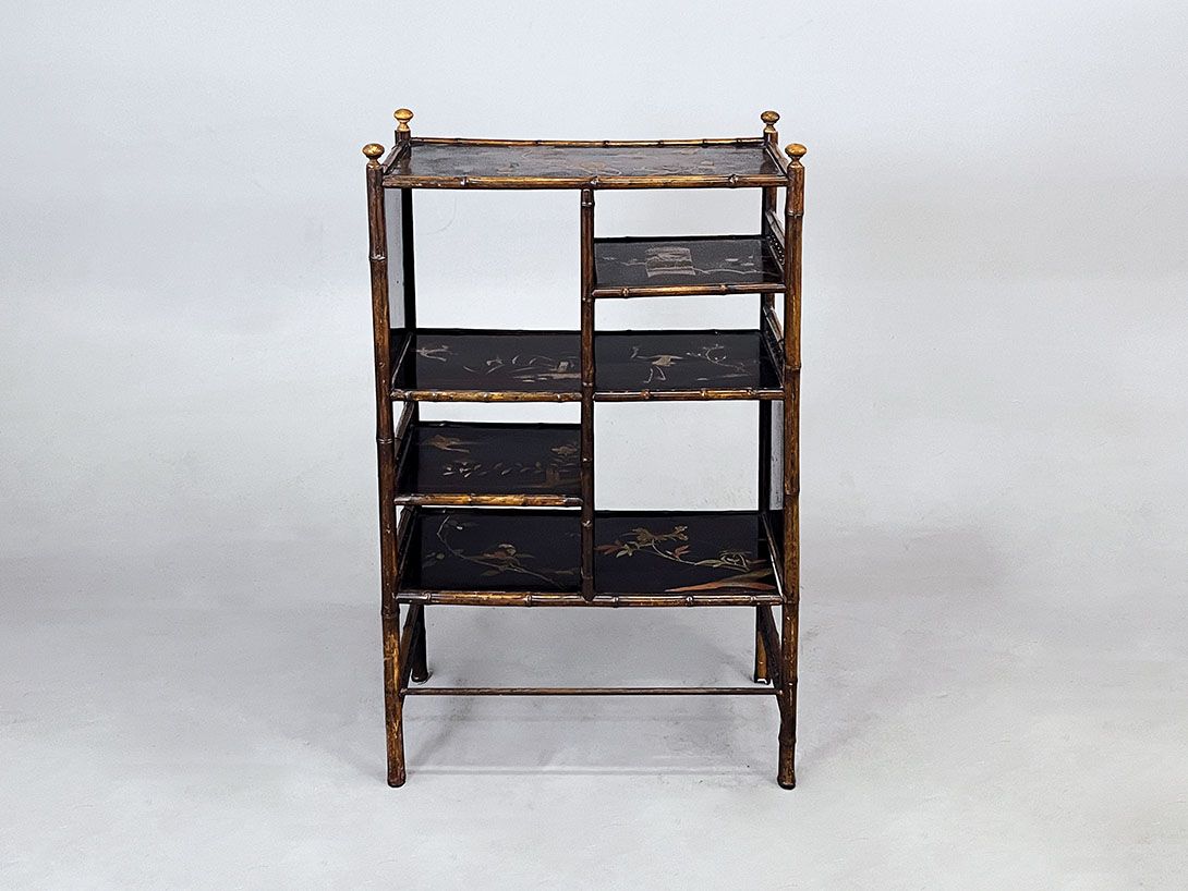 Foto Chinese Bamboo Shelf with Beautiful Carved Bird Details h100