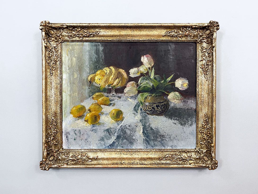 Foto Gorgeous Still Life of Yellow and Pink Flowers in an Impressive Gold Frame h73 W4