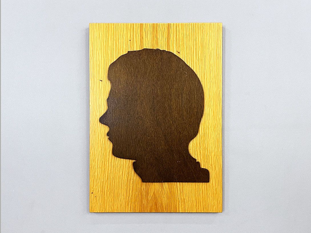 Foto Set of Four Family Silhouette Head Woodcuts h50 D10 D11 D12 D13