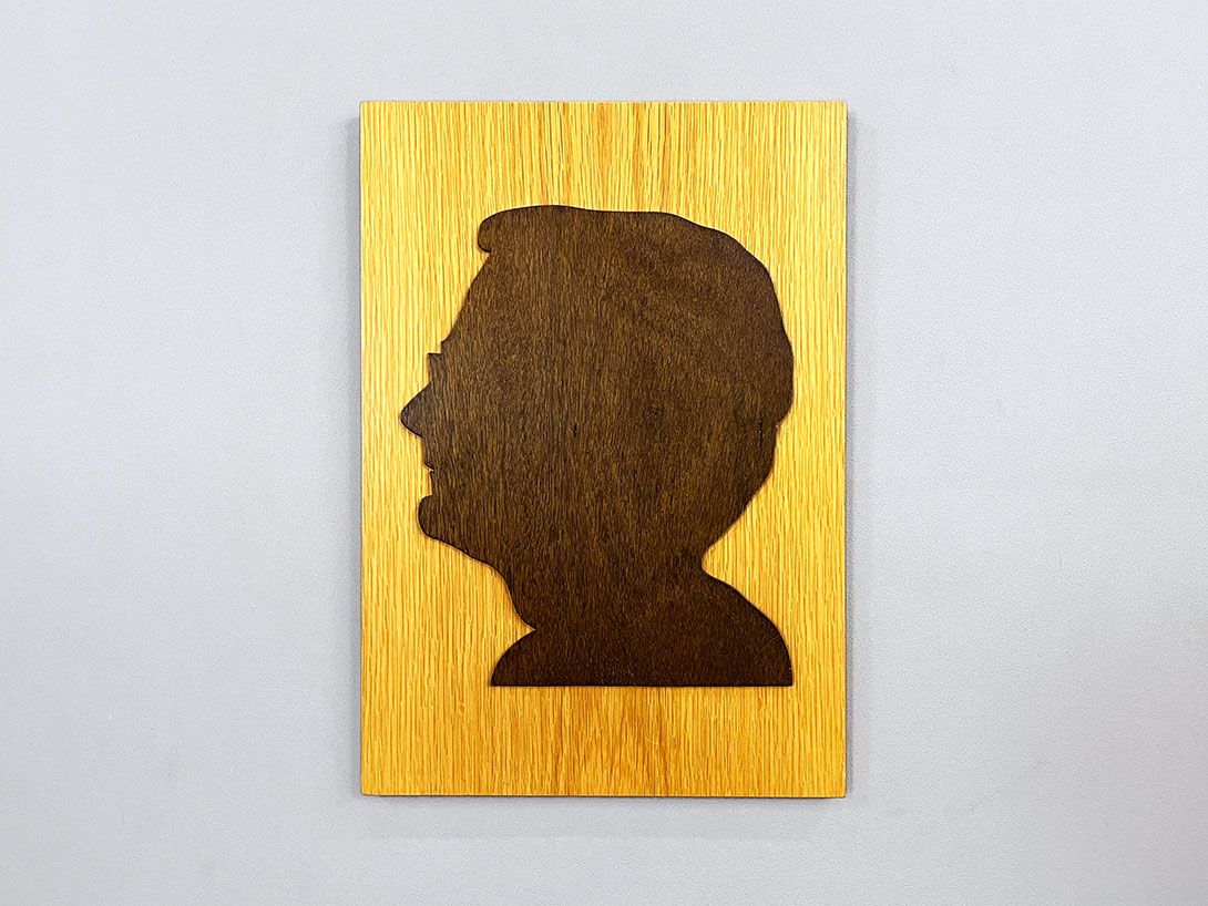 Foto Set of Four Family Silhouette Head Woodcuts h50 D10 D11 D12 D13