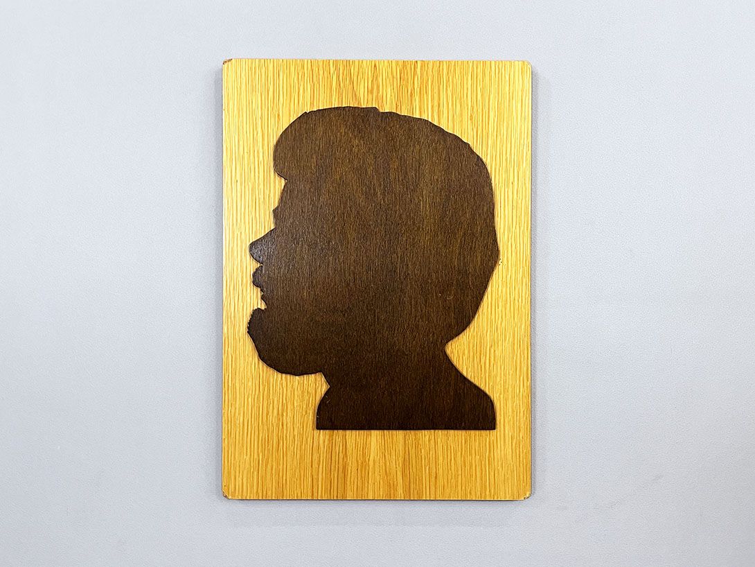 Foto Set of Four Family Silhouette Head Woodcuts h50 D10 D11 D12 D13