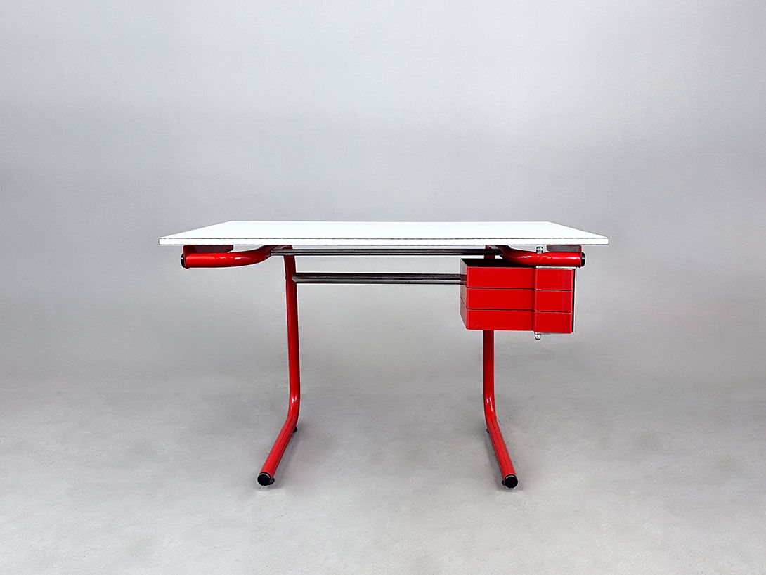 Foto Red Joe Colombo Space Age Pupil Desk Craft Table Italy 1970s