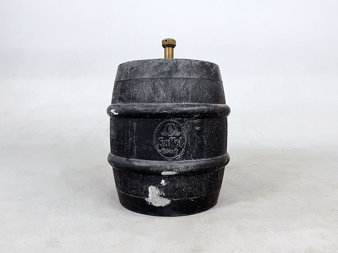 Foto Rustic Gaffel Beer Barrel with Tap Cologne h40