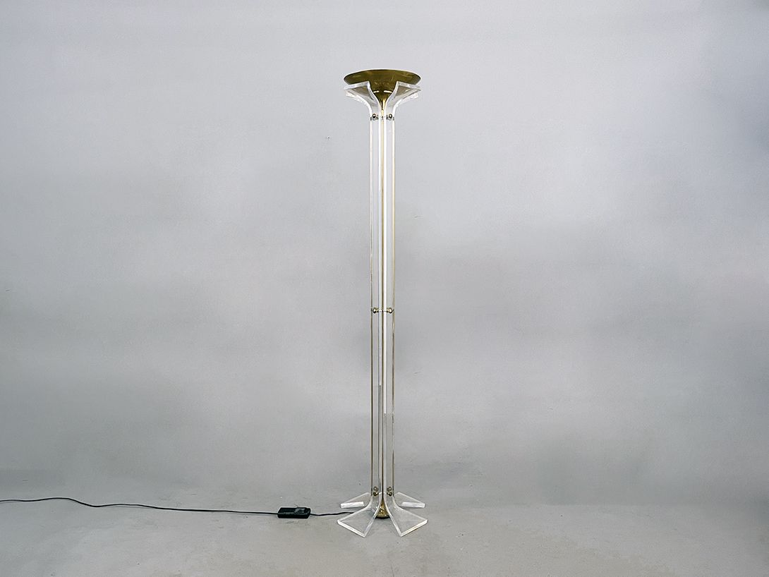 Foto Italian Halogen Plexiglass Floor Lamp in the Style of Romeo Rega h192