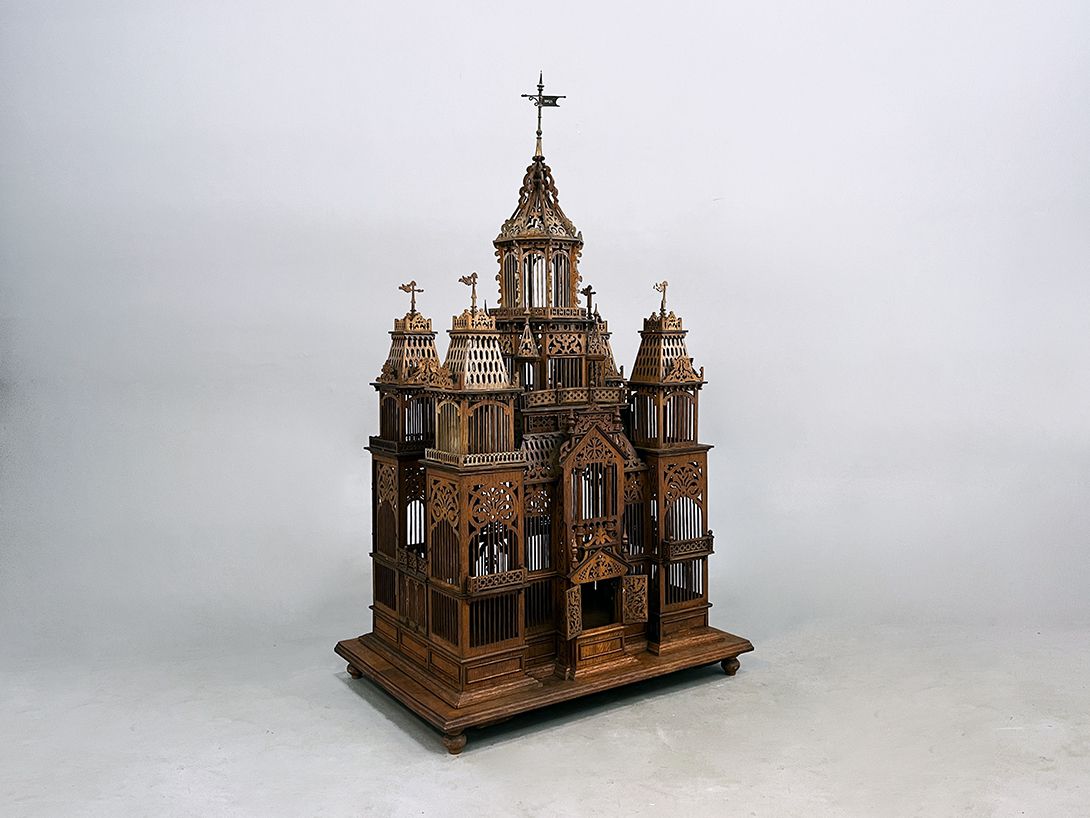 Foto Antique Huge Hand Crafted Cathedral Bird Cage h155