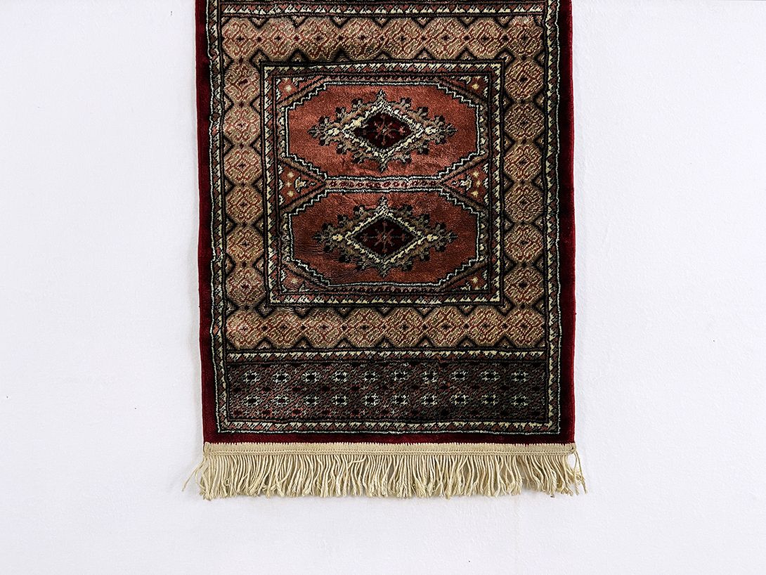 Foto Tiny Red Persian Bedside Rug L84x50