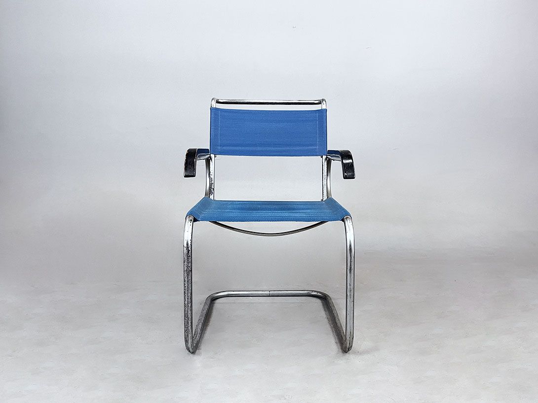 Foto Blue Bauhaus Cantilever Chair Marcel Breuer Germany 30s h86