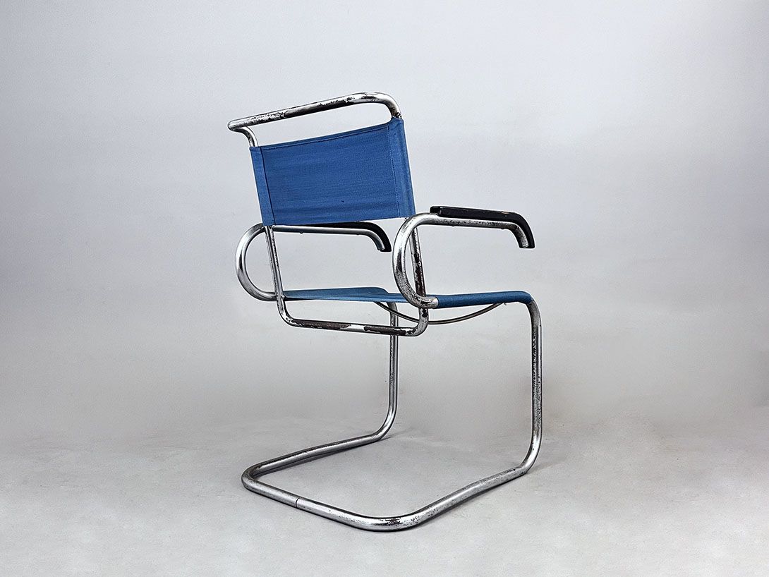 Foto Blue Bauhaus Cantilever Chair Marcel Breuer Germany 30s h86