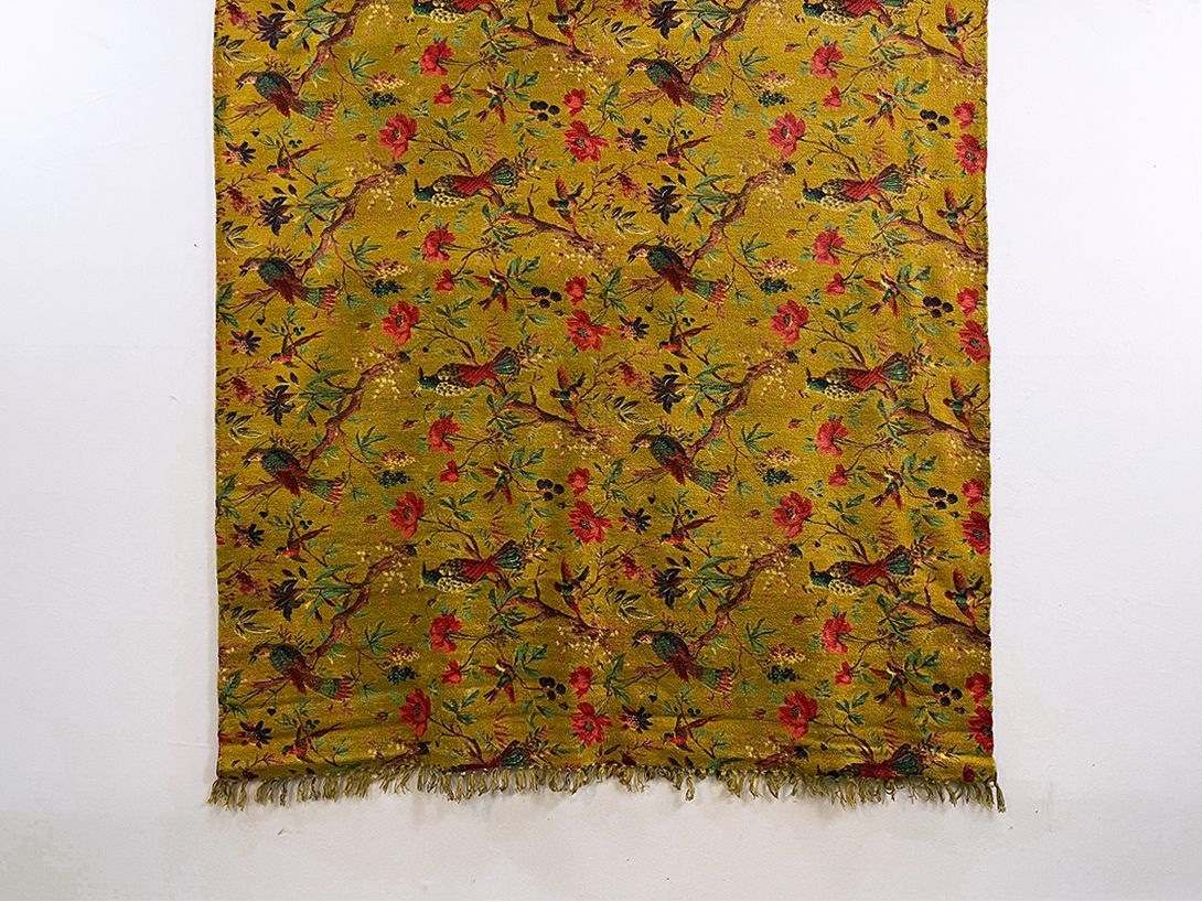 Foto Ochre Rug with Floral and Bird Pattern L245x180 #0142 #0143