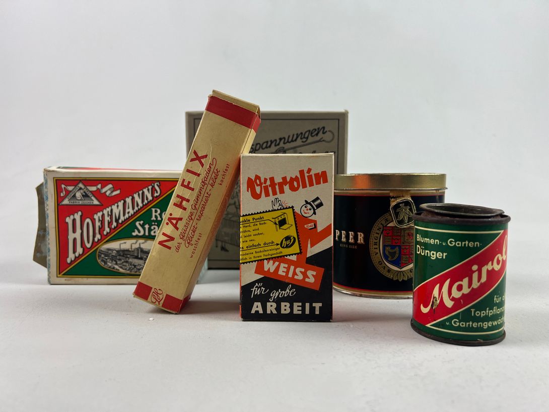 Foto Various Cleaning and Bed Products Germany 1950s