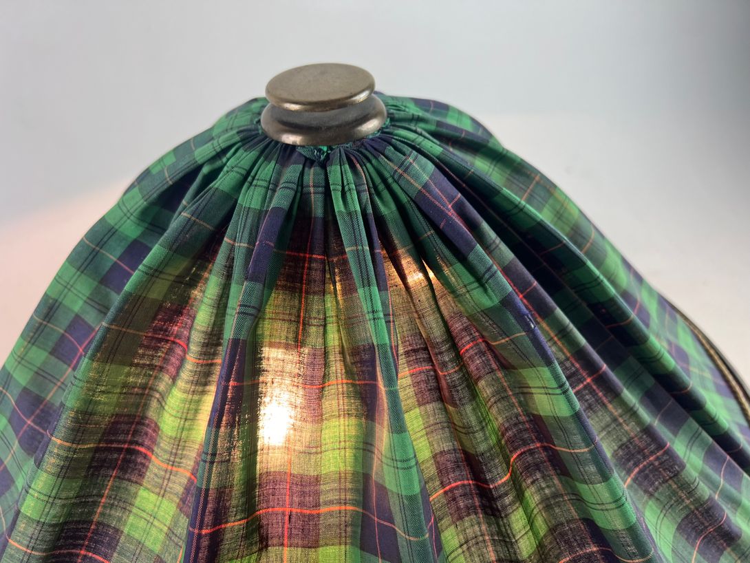 Foto British Table Lamp Scotland 1940 Brass&#038; Fabric