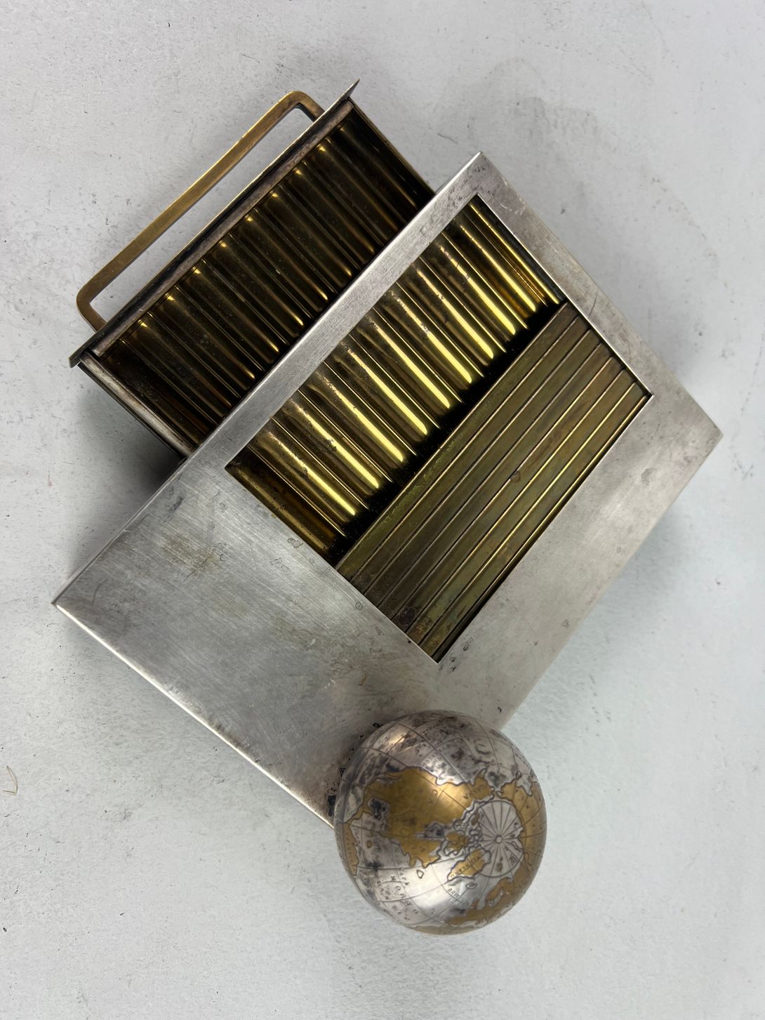 Foto Art Deco Cigarette with Bell Music h10